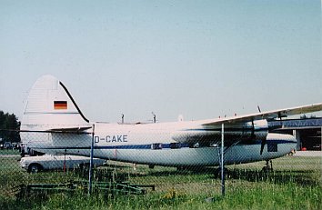 Pembroke P 66 D-CAKE in der Nhe des Hangars